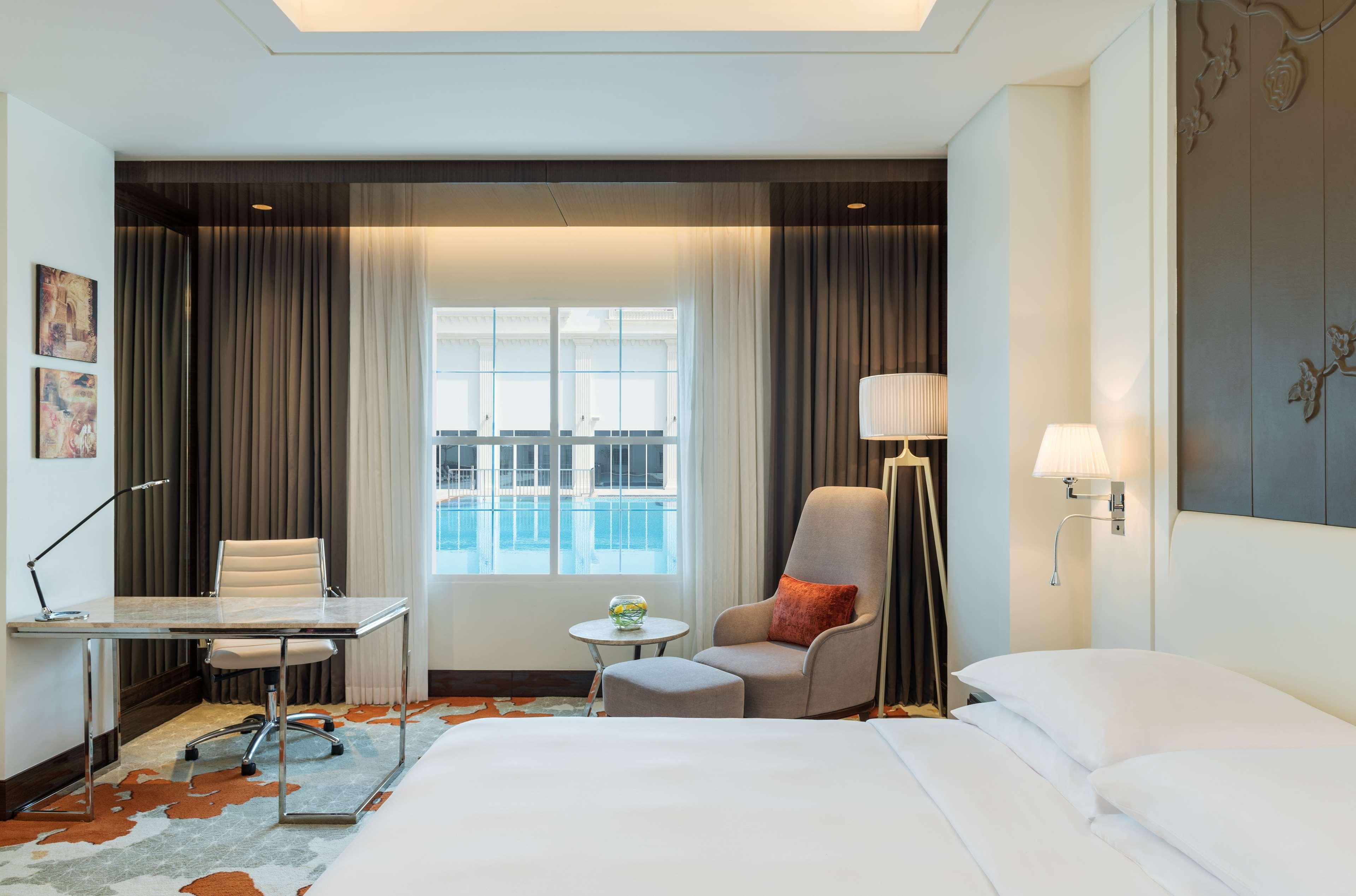 Radisson Blu Hotel, Adzsmán Kültér fotó Deluxe Room